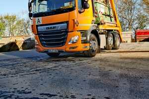 3 Achs Absetzkipper mit 2x 7cbm Container