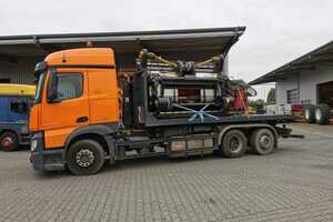 Transport eines Maispflückers