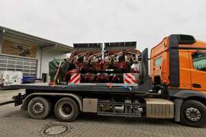 Transport eines Maispflückers