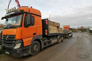 Transport von verschiedenen Baumaterialien