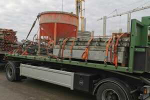 Transport von verschiedenen Baumaterialien